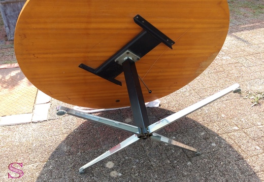 Entwerfer Tisch Renz mit Patent